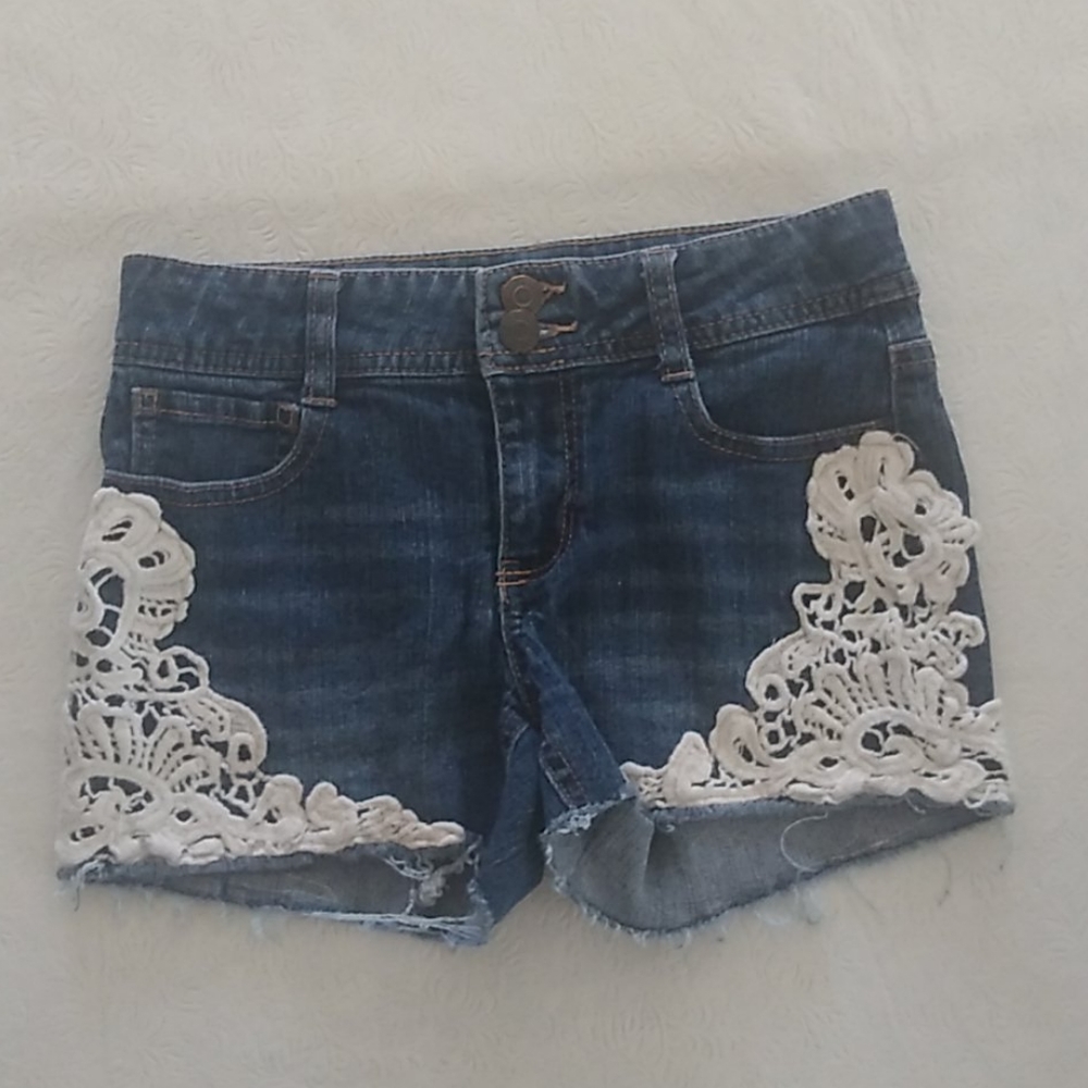 Mudd girls jean shorts size 14 w/ lace applique